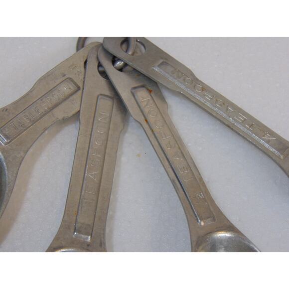 6 Piece Baking Measuring Set Aluminum Stainless Foley Cups Graduated 4 Spoon VTG - Picture 3 of 9